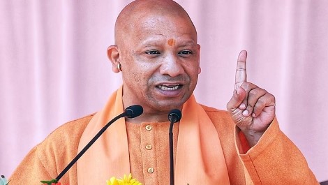 कांवड़ियों को “उपद्रवी” और “आतंकवादी” कहना भारत की परंपरा और आस्था का अपमान- सीएम योगी