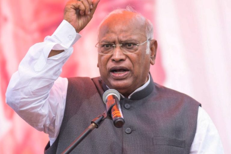कांग्रेस अध्यक्ष का तीखा हमला, कहा- मोदी सरकार की विदेश नीति “कमजोर और दिशाहीन”
